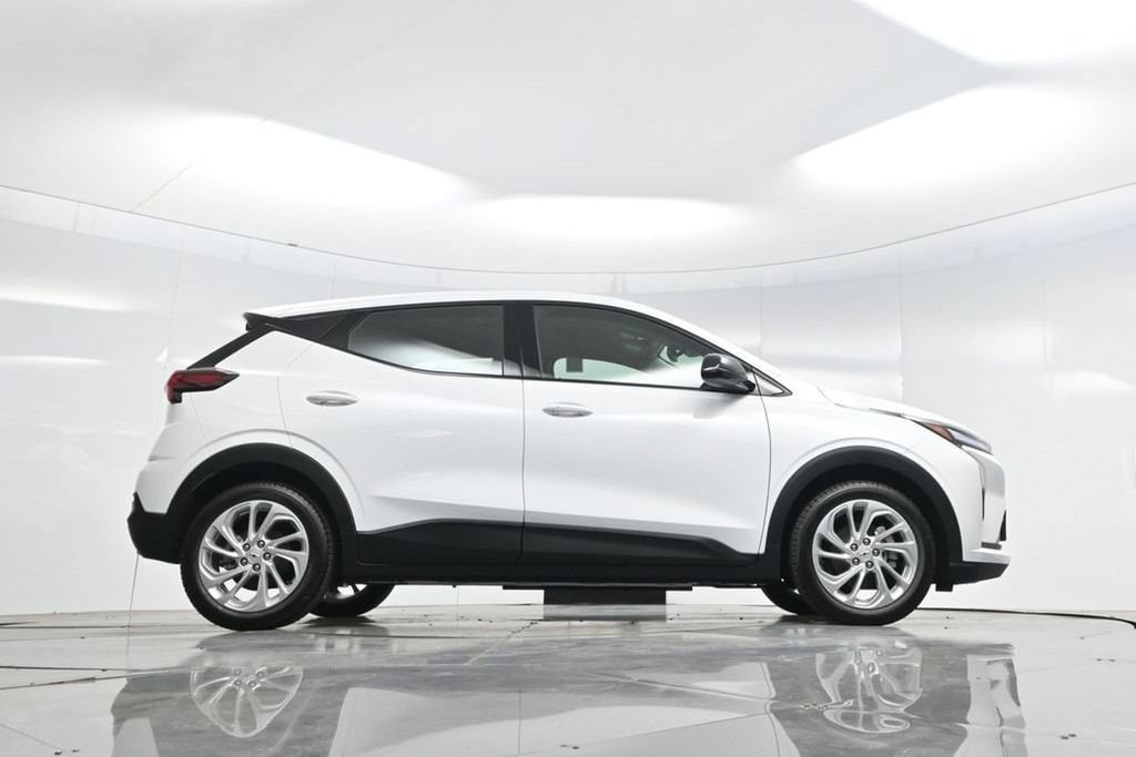 2027 Chevrolet Bolt LT - Photo 68