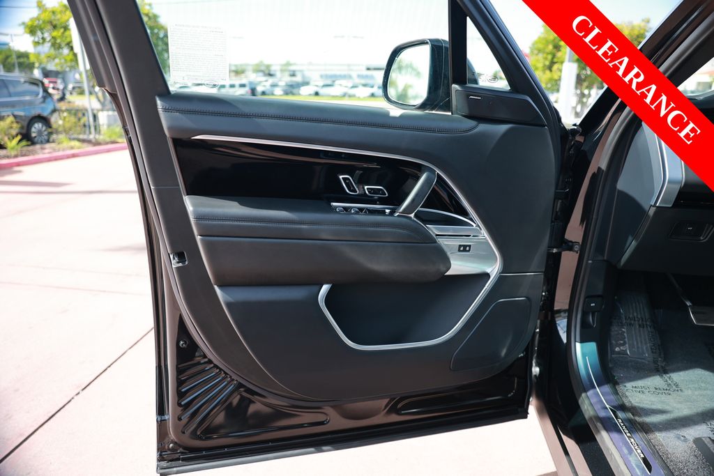 2025 Land Rover Range Rover SE - Photo 16