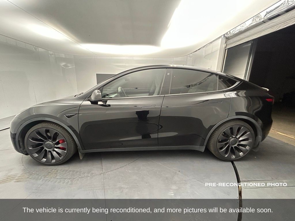 Used 2021 Tesla Model Y Performance with VIN 5YJYGDEF6MF215909 for sale in Kansas City