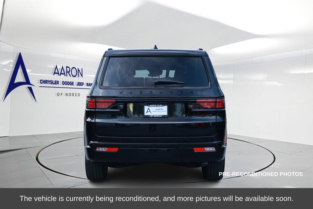 2024 Jeep Wagoneer Series II photo 2