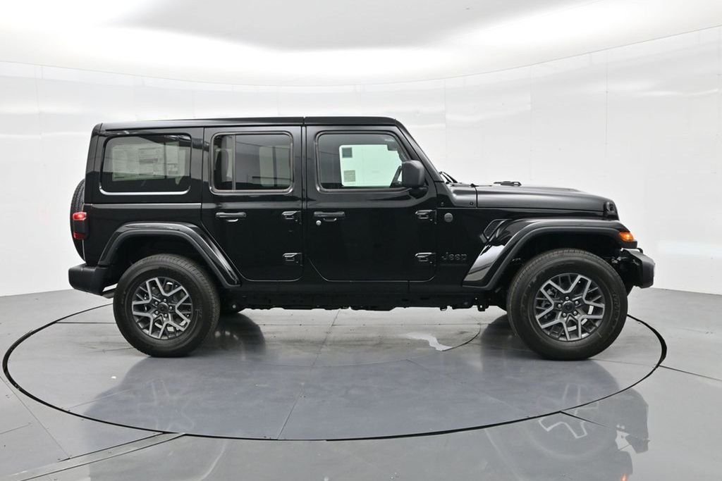 2025 Jeep Wrangler 4-Door Sahara - Photo 5
