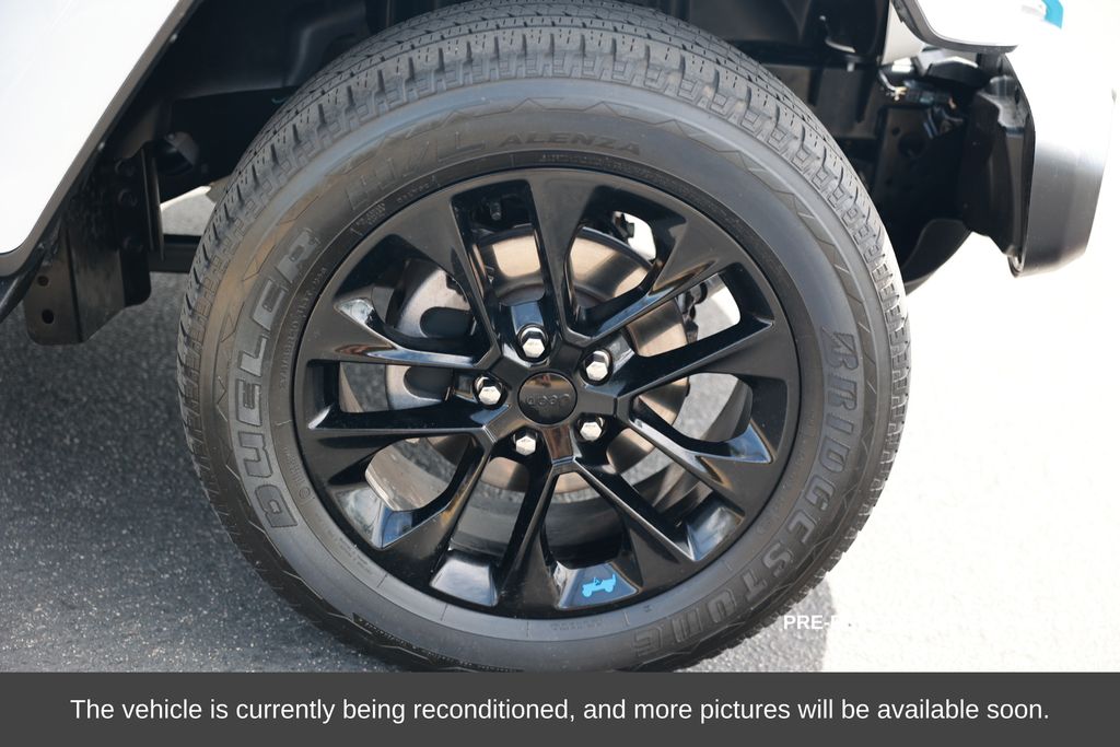 2023 Jeep Wrangler 4xe Sahara photo 3