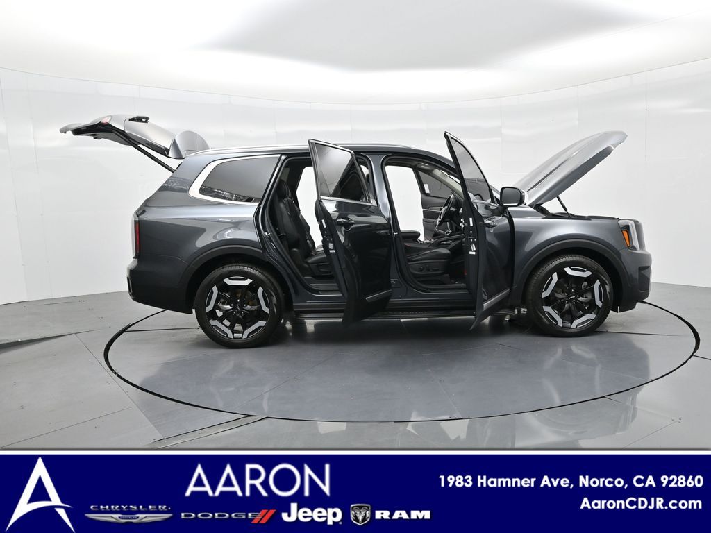 2024 Kia Telluride EX photo 2