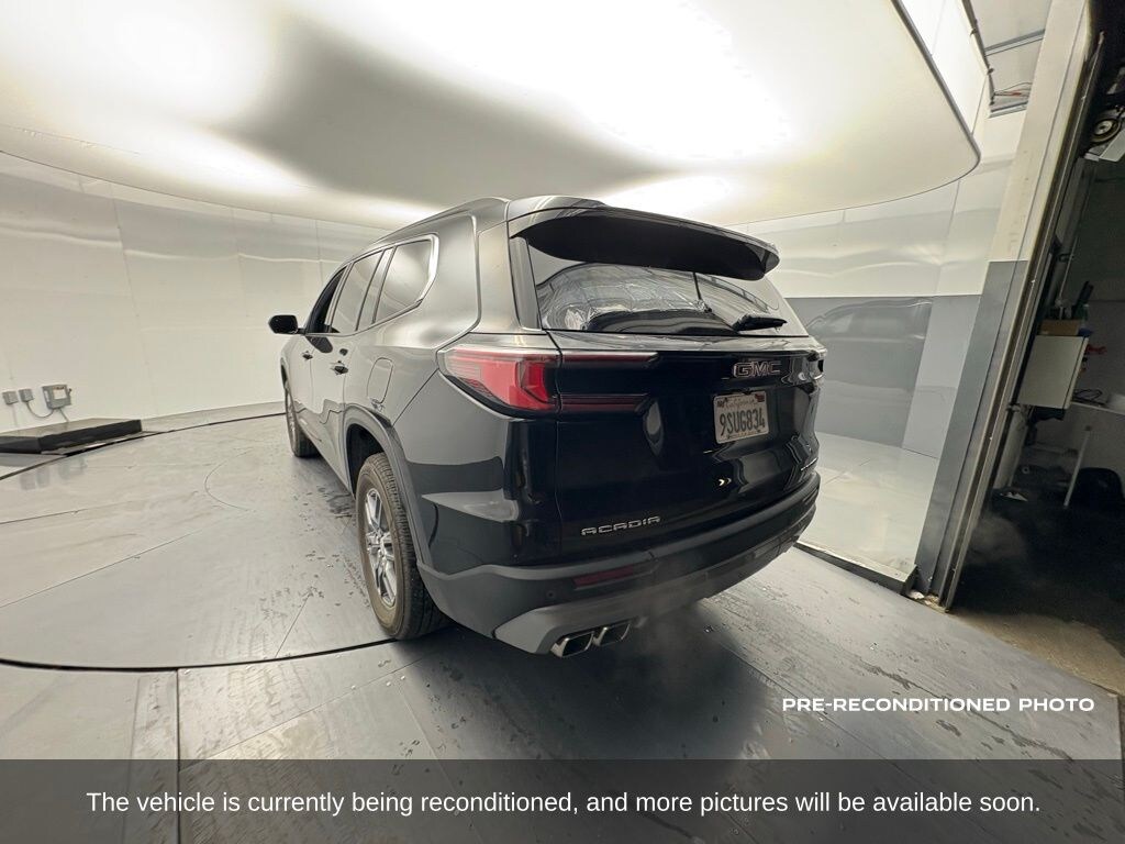Used 2025 GMC Acadia Elevation SUV