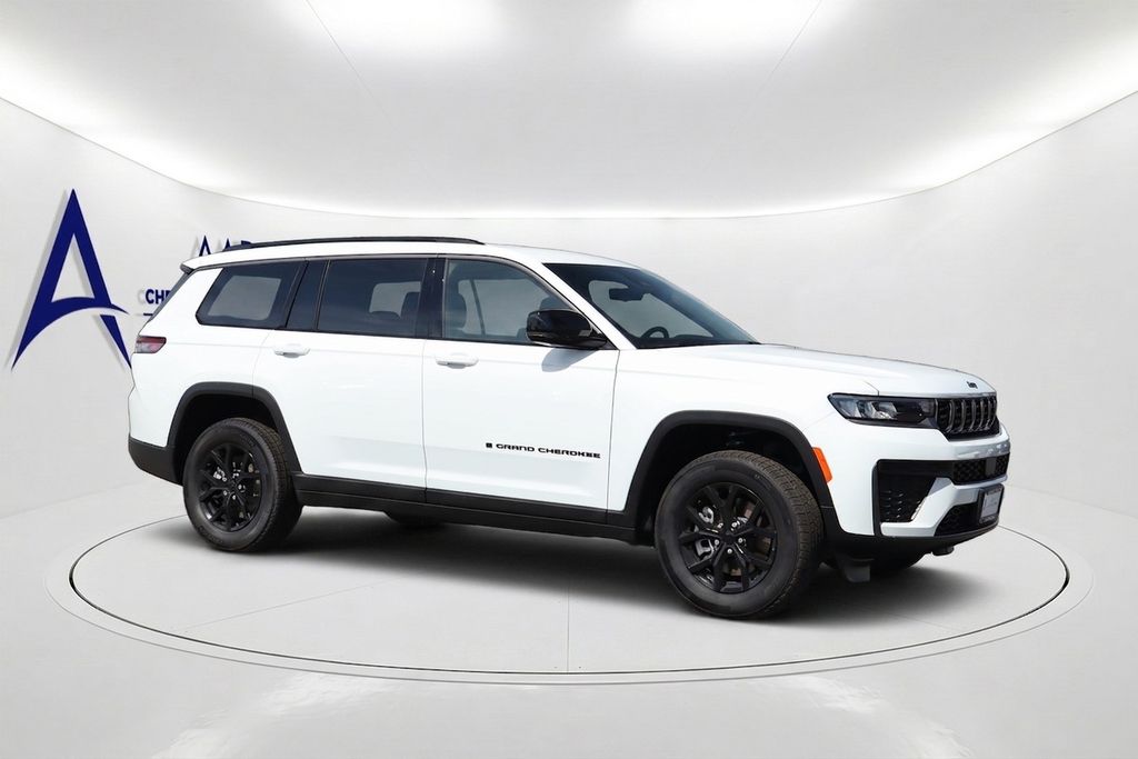 New 2026 Jeep Grand Cherokee L Altitude Sport Utility