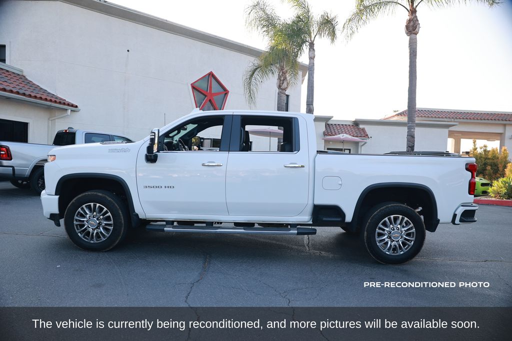 2023 Chevrolet Silverado 3500 HD High Country photo 2