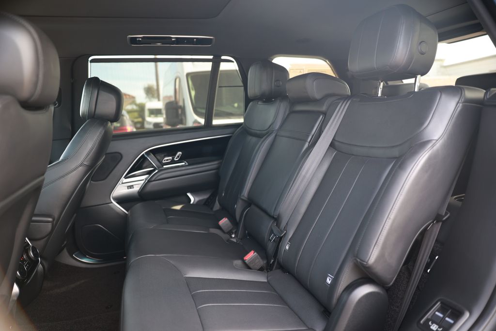 2025 Land Rover Range Rover SE - Photo 32
