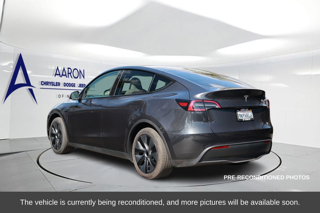 Used 2024 Tesla Model Y Long Range with VIN 7SAYGDED8RF181304 for sale in Norco, CA