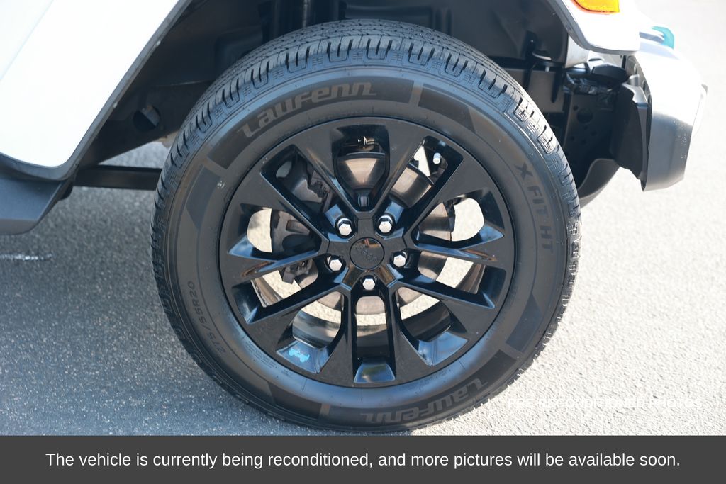 2022 Jeep Wrangler Unlimited 4xe Sahara photo 3