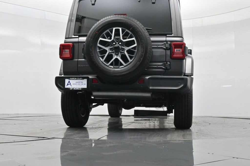 2025 Jeep Wrangler 4-Door Sahara - Photo 16