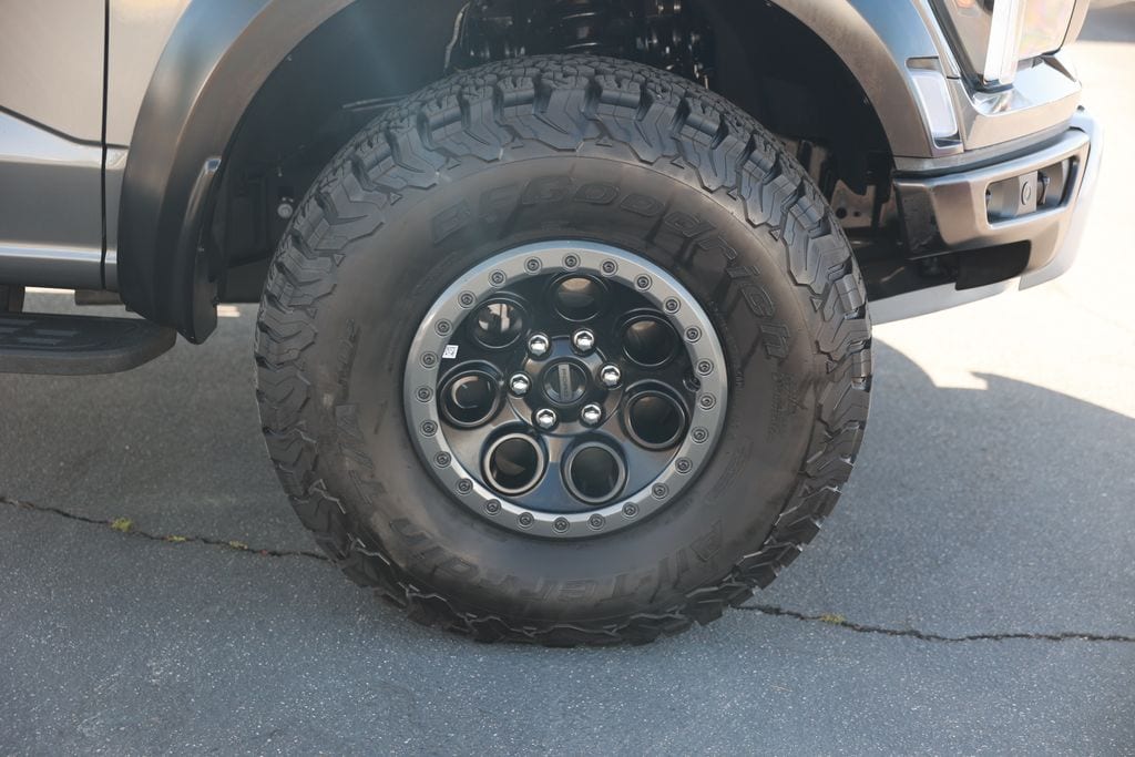 2025 Ford F-150 Raptor photo 3