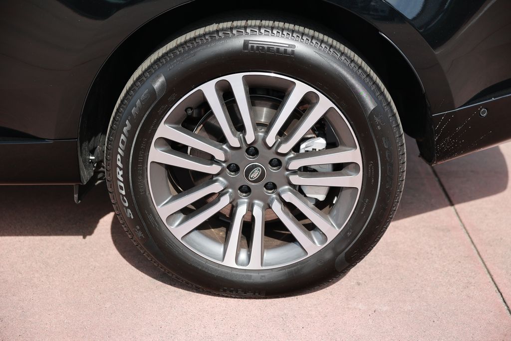 2025 Land Rover Range Rover SE - Photo 10