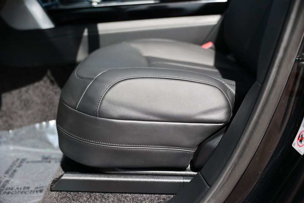 2025 Land Rover Range Rover SE - Photo 18