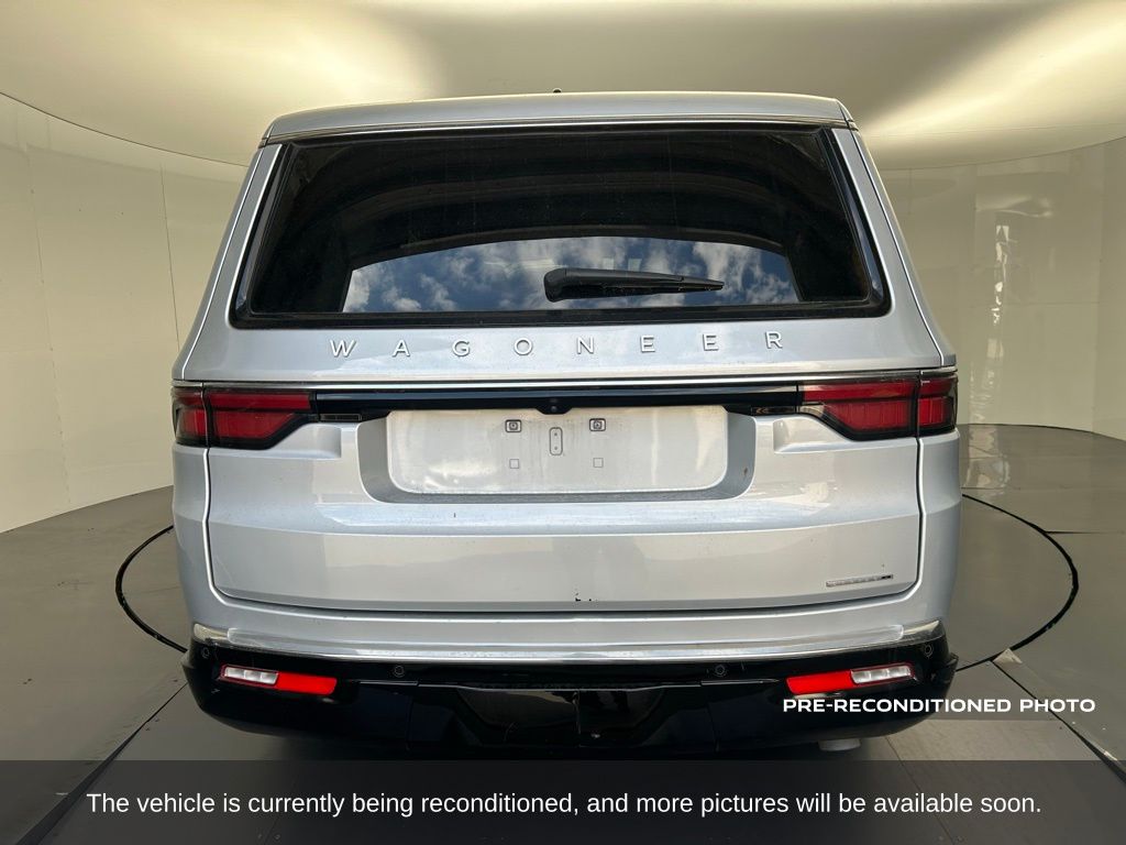2024 Jeep Wagoneer L Series II photo 3