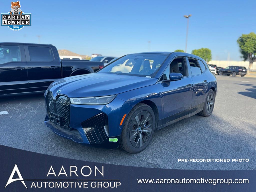 2023 BMW iX M60's photo