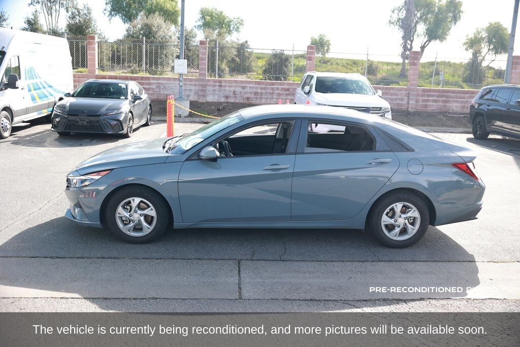 Used 2022 Hyundai Elantra SE Sedan