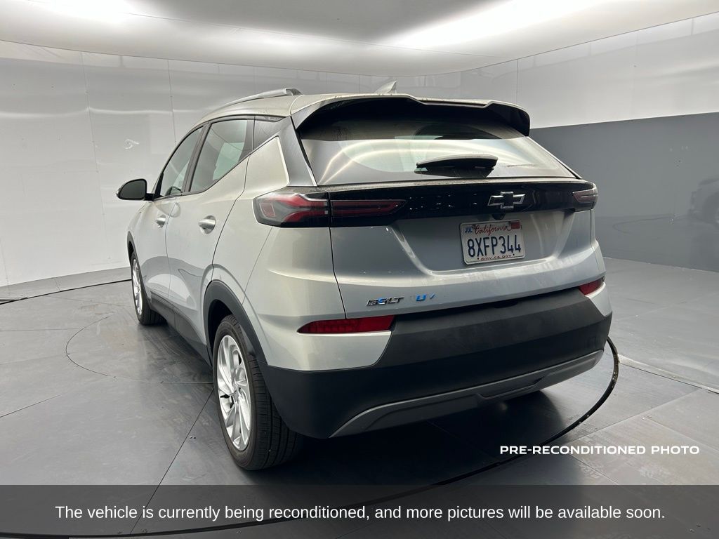 2022 Chevrolet Bolt EUV photo 3