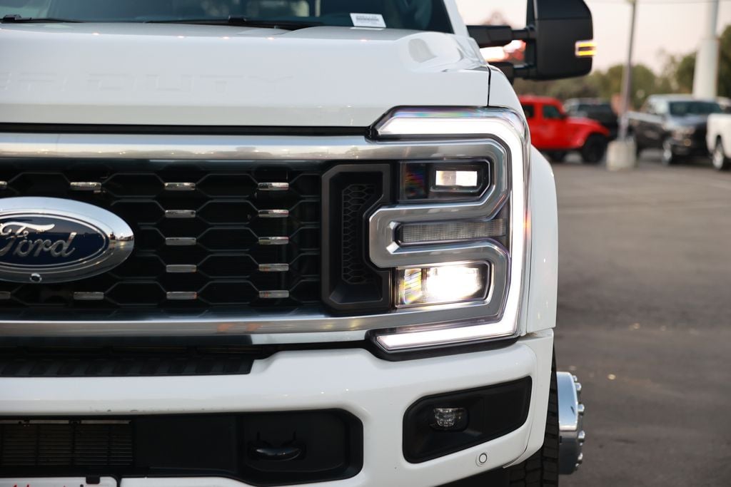 2025 Ford F-450 photo 4