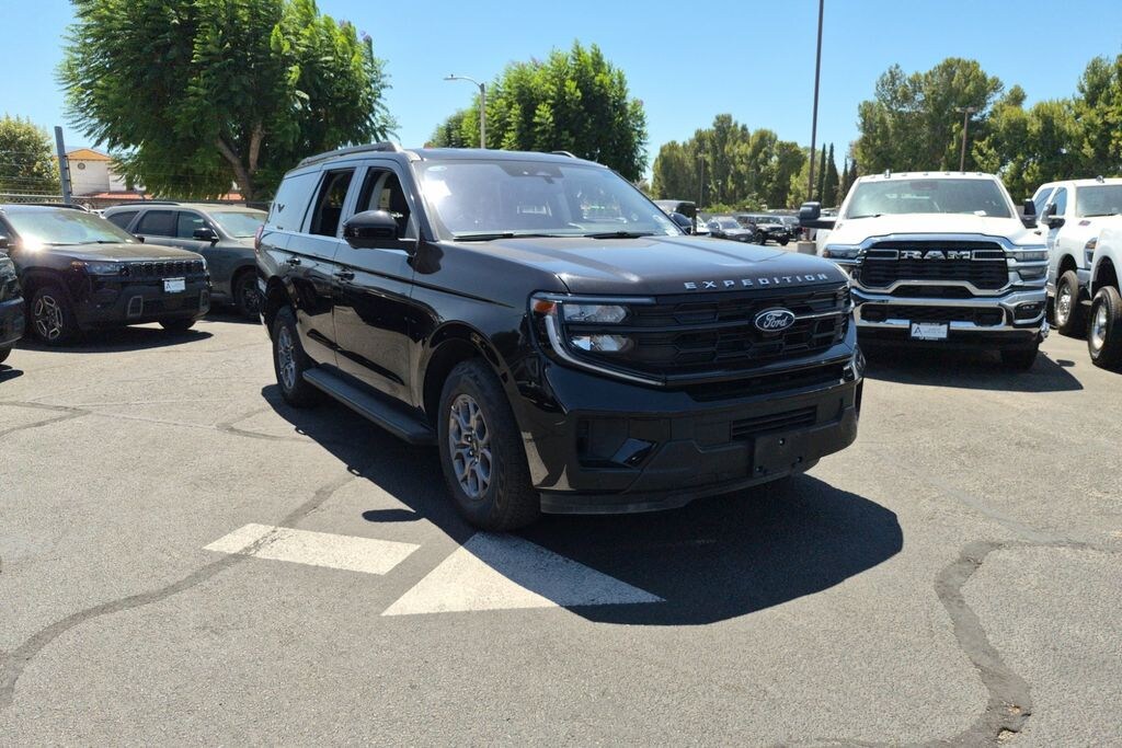 Used 2025 Ford Expedition Active SUV