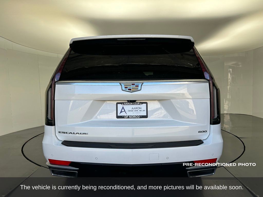 2023 Cadillac Escalade Premium Luxury photo 4