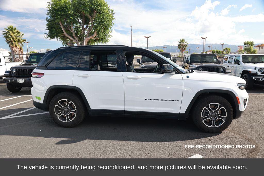2022 Jeep Grand Cherokee 4xe Trailhawk photo 6
