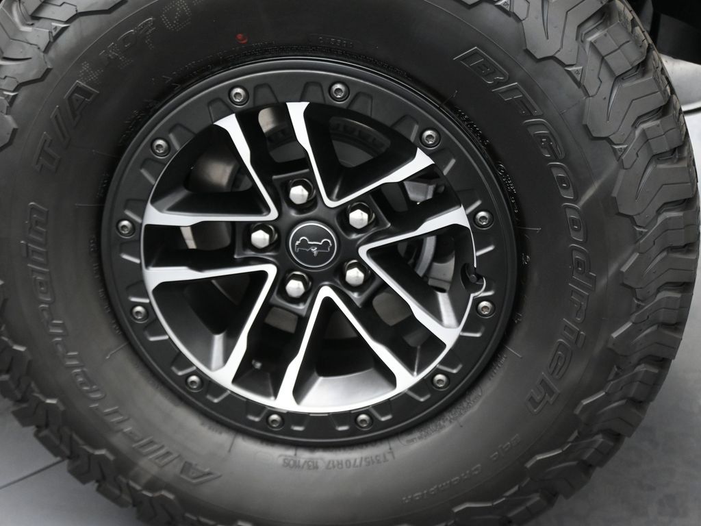 2025 Jeep Wrangler 4-Door Willys - Photo 31