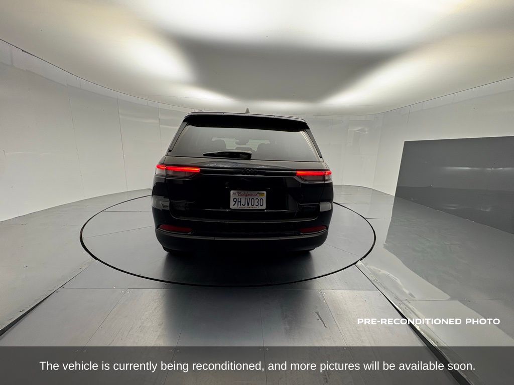 2023 Jeep Grand Cherokee Limited photo 3