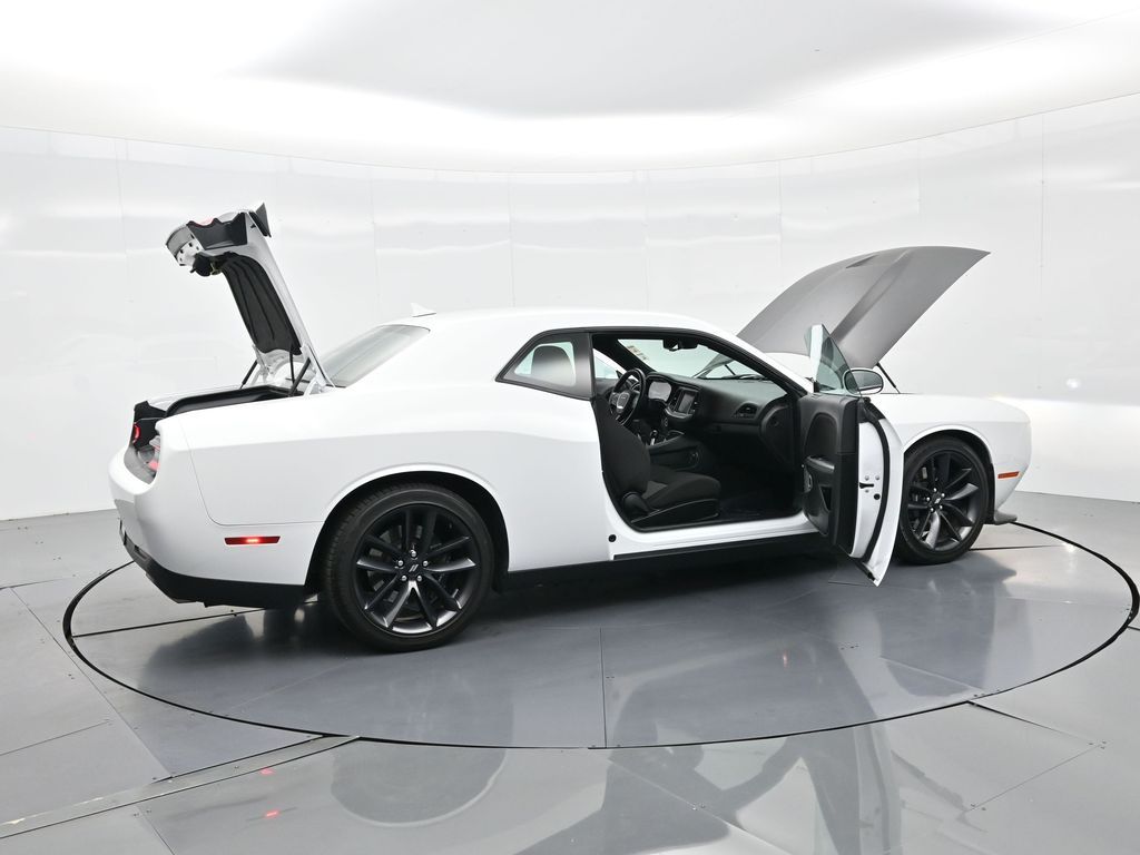 2021 Dodge Challenger R/T photo 4