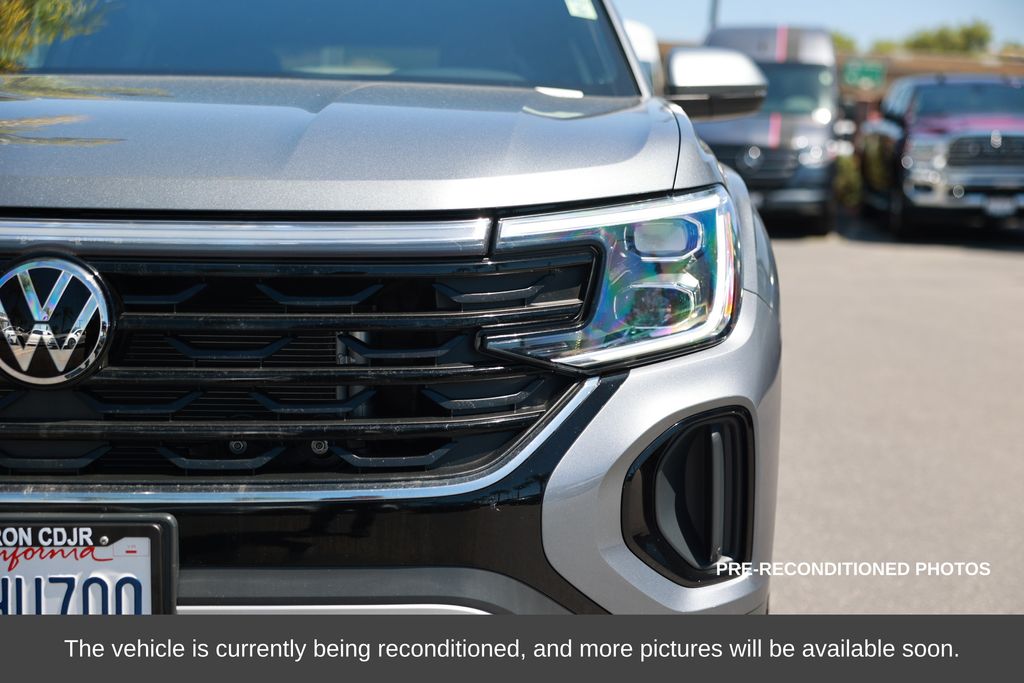 2024 Volkswagen Atlas Cross Sport 2.0T SE w/Technology photo 4