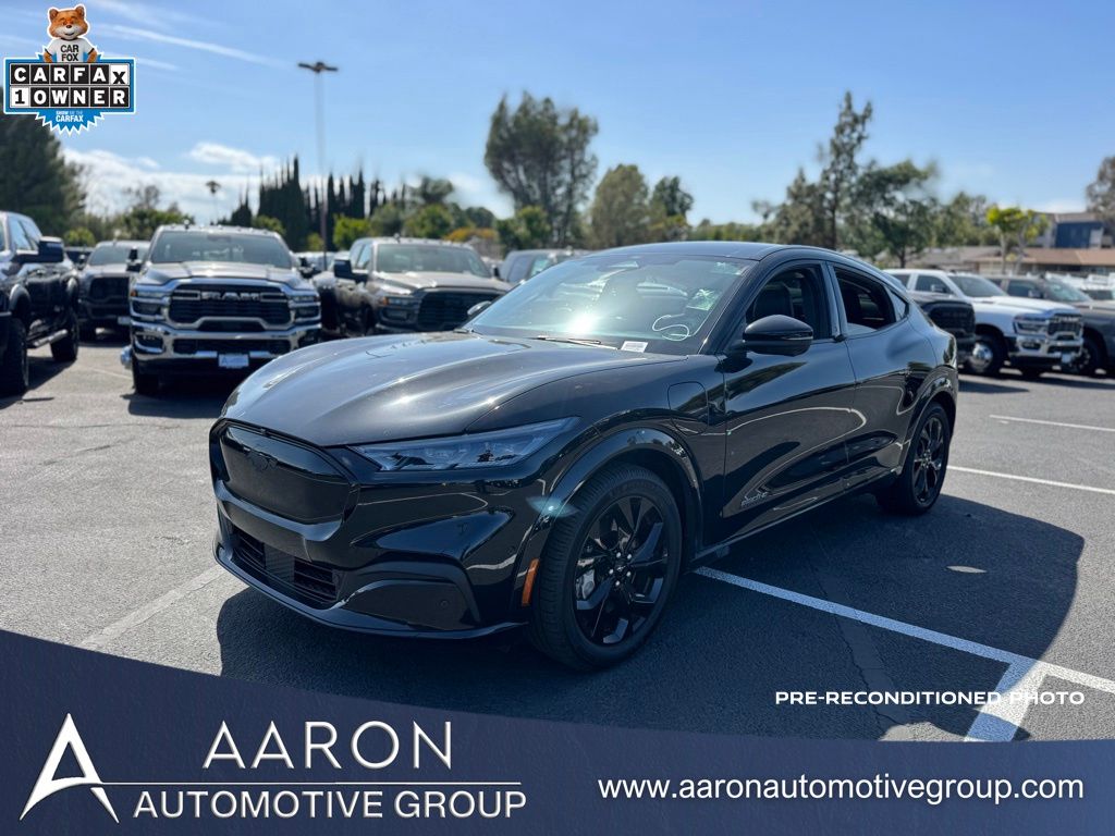 2023 Ford Mustang-Mach-e Premium's photo