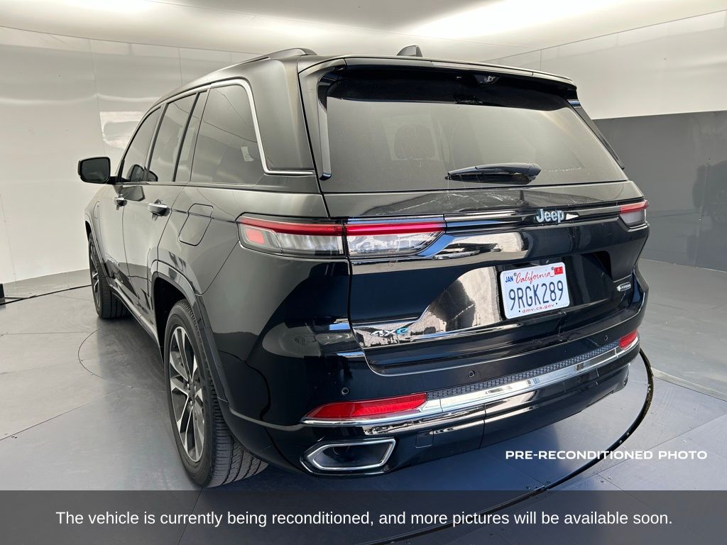2022 Jeep Cherokee Overland 4xe photo 2
