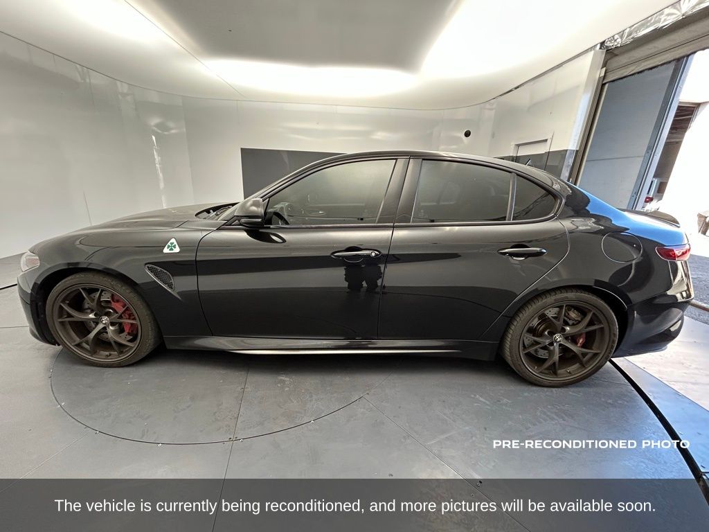 2020 Alfa Romeo Giulia Quadrifoglio photo 2