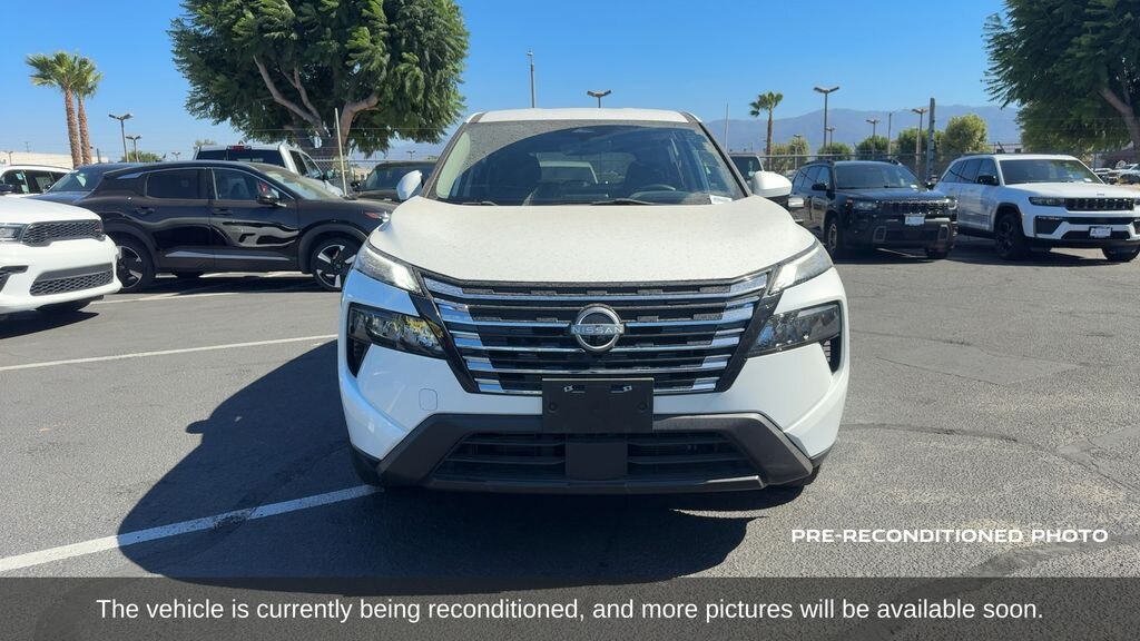 Used 2024 Nissan Rogue SV SUV