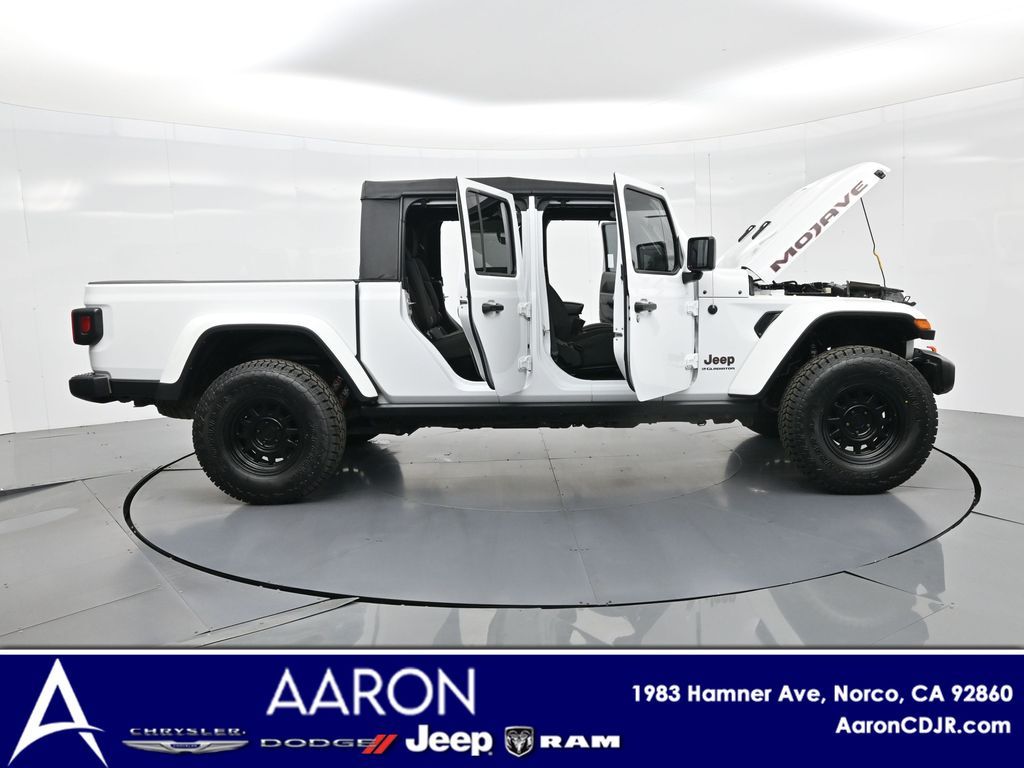 2023 Jeep Gladiator Mojave photo 3