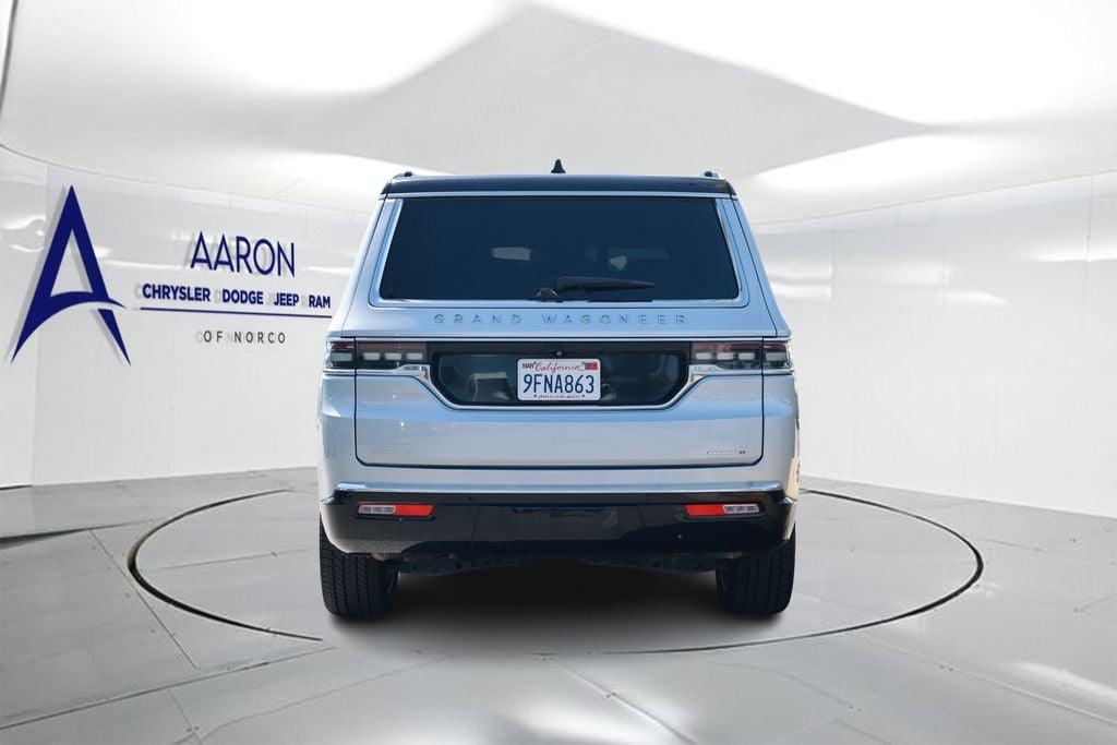 2022 Jeep Grand Wagoneer Series II photo 2
