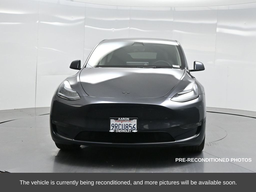 2025 Tesla Model Y Long Range photo 2