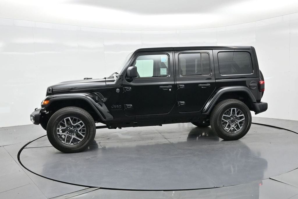 2025 Jeep Wrangler 4-Door Sahara - Photo 10
