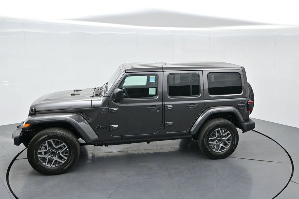 2025 Jeep Wrangler 4-Door Sahara - Photo 19