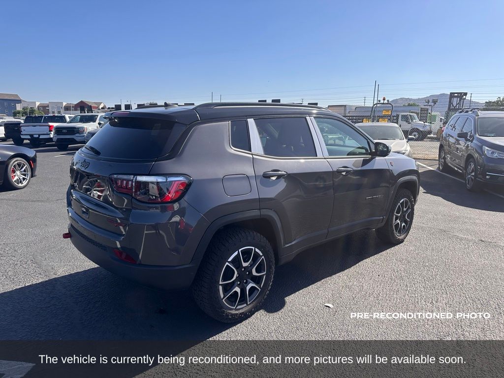 2024 Jeep Compass Trailhawk photo 6