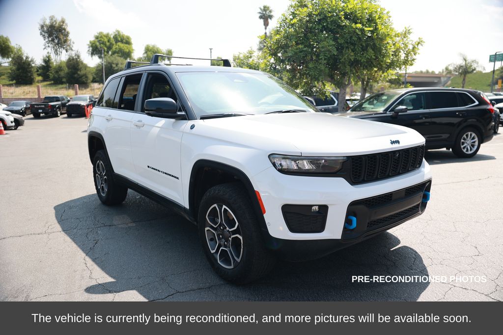 2022 Jeep Grand Cherokee 4xe Trailhawk photo 3