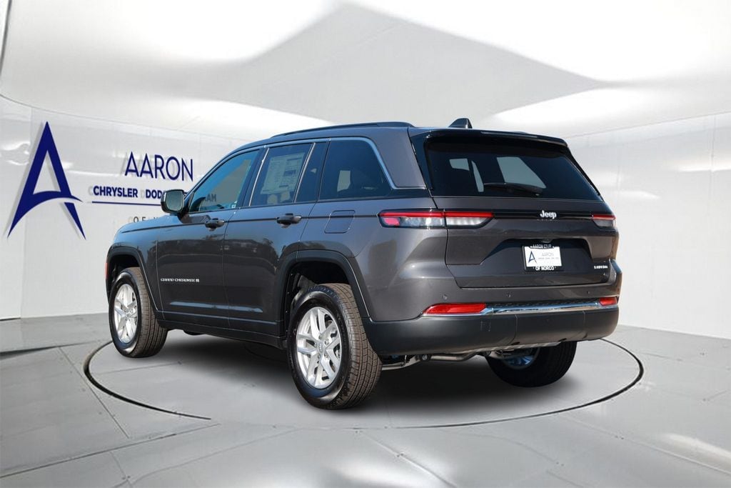 New 2026 Jeep Grand Cherokee Laredo Sport Utility