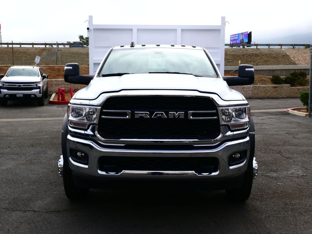 2024 Ram 5500 Tradesman photo 2