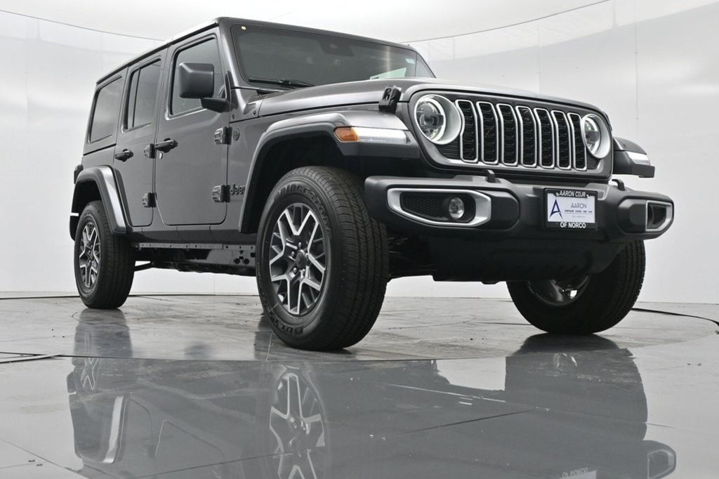 2025 Jeep Wrangler 4-Door Sahara - Photo 11