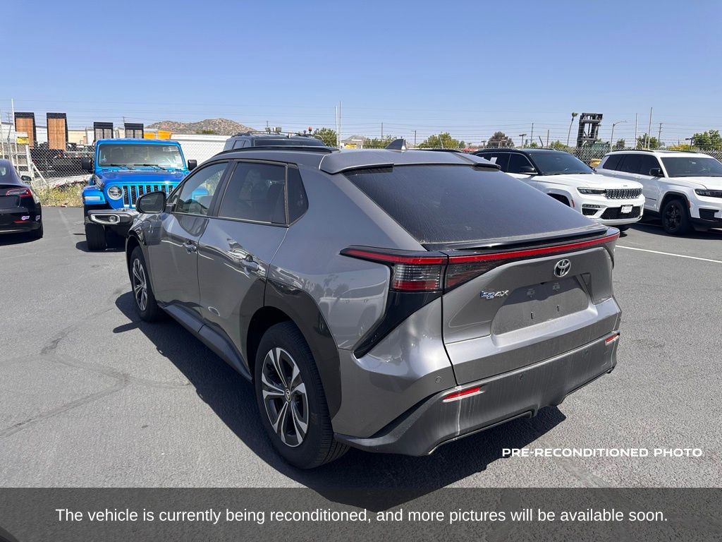 2023 Toyota bZ4X XLE photo 3