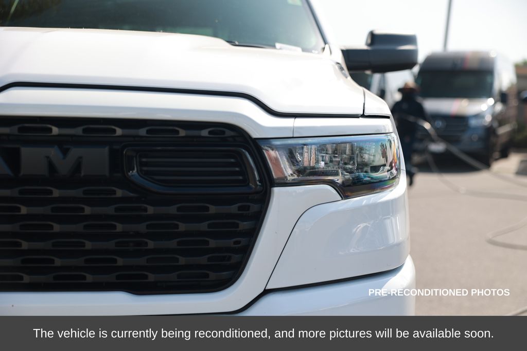 2025 Ram 1500 Tradesman photo 4