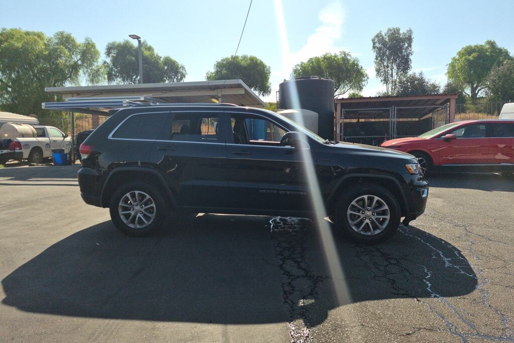 Used 2021 Jeep Grand Cherokee Laredo SUV