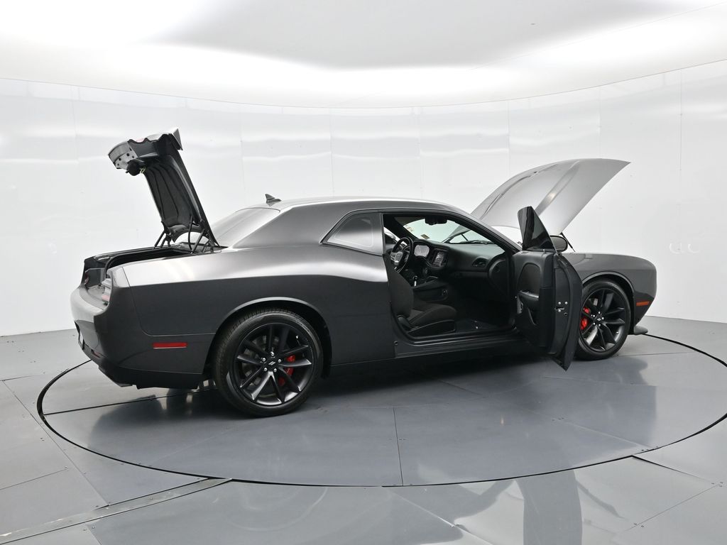 2022 Dodge Challenger R/T photo 4
