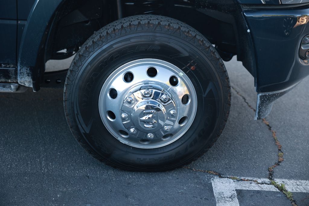 2026 RAM 3500 Limited - Photo 8