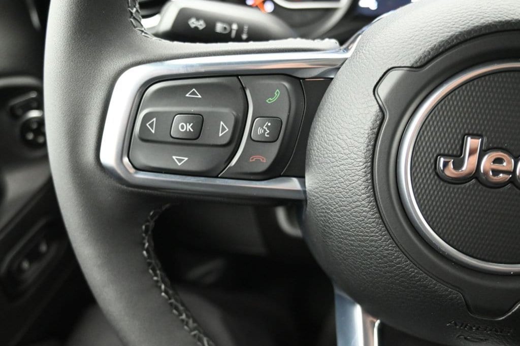 2025 Jeep Wrangler 4-Door Sahara - Photo 38