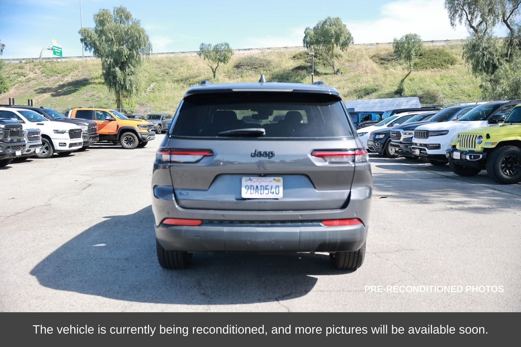 Used 2022 Jeep New Grand Cherokee Laredo SUV
